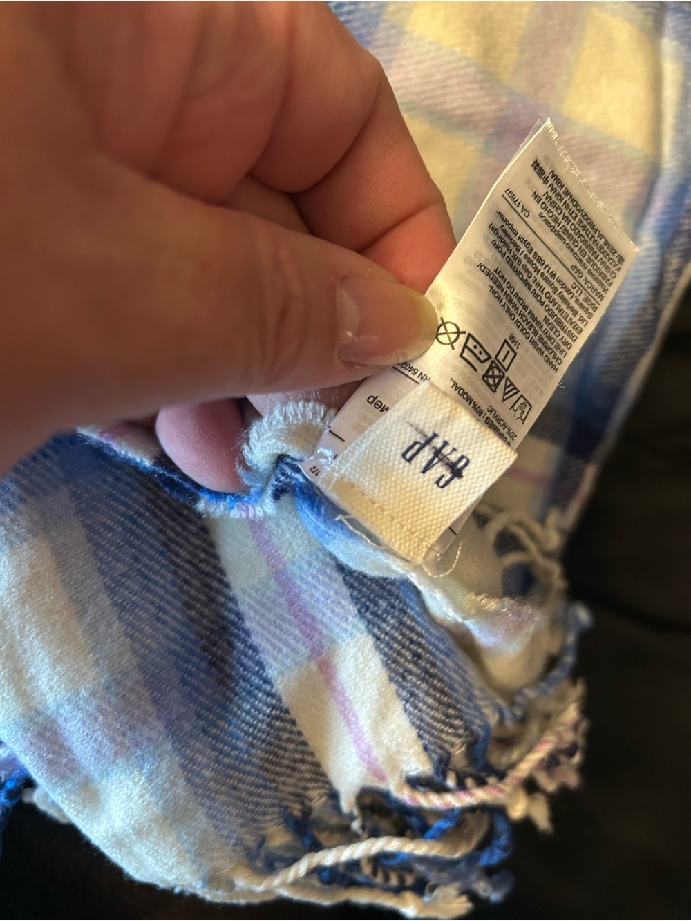 GAP Blue and Cream Plaid Lightweight Scarf - Picture 5 of 6